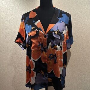 DR2 Women’s Button Down Satin Feel Short Sleeved Shirt